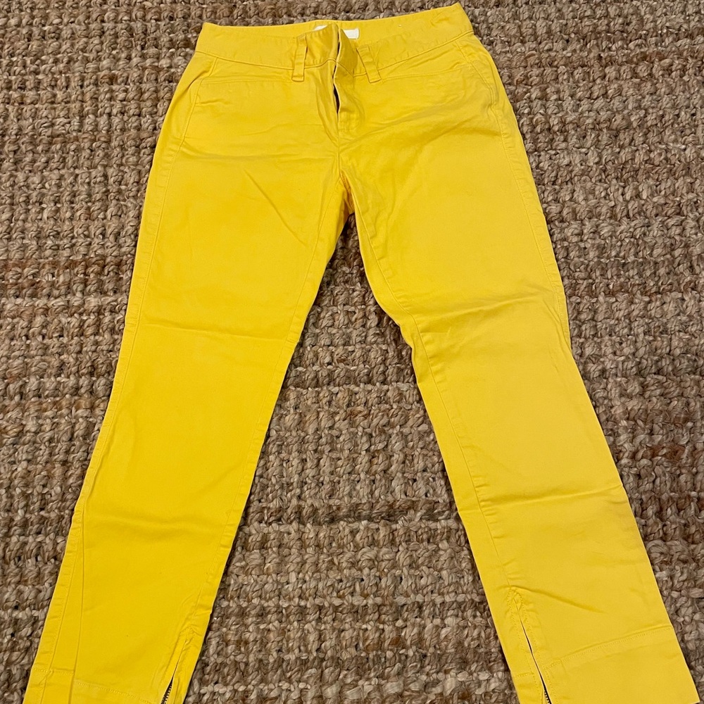 Ann Taylor LOFT golden yellow cotton pants zip ankle, size 0.